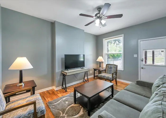 Historic First Floor Tower Grove Unit Stl 1E